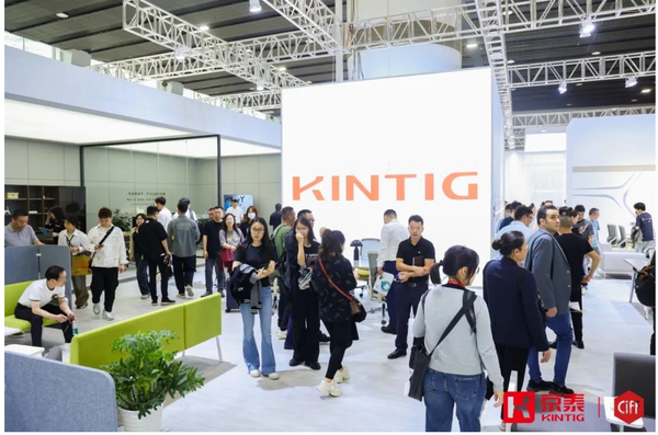 京泰家具沉浸式展厅人气爆棚-直击2025年广州家博会